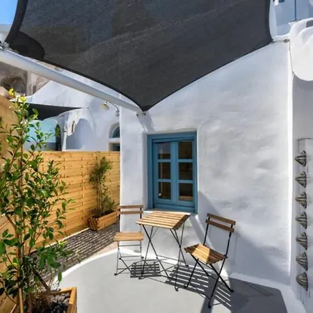 Hidden Gem Fira (Santorini)
